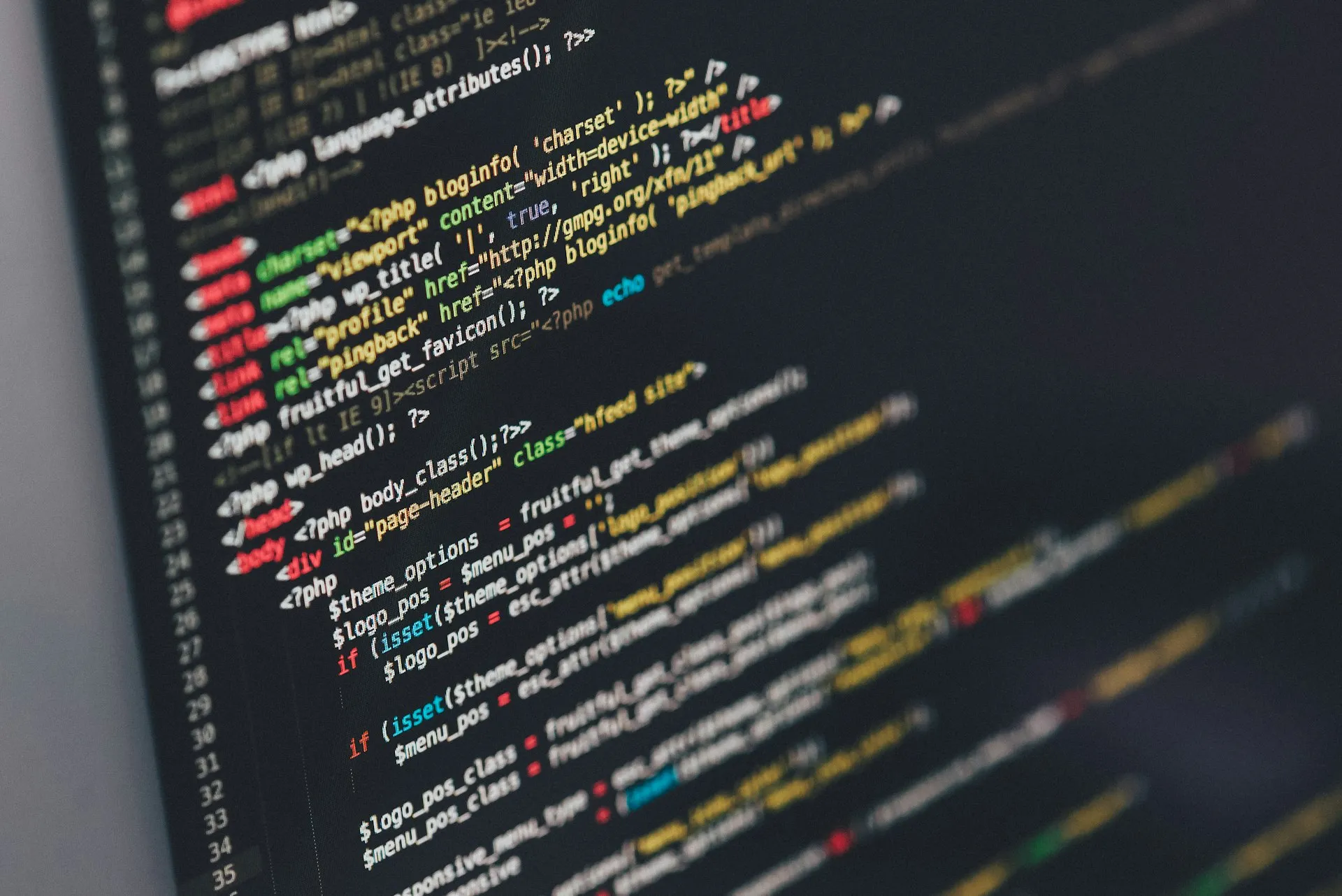 Code source affiché sur un écran